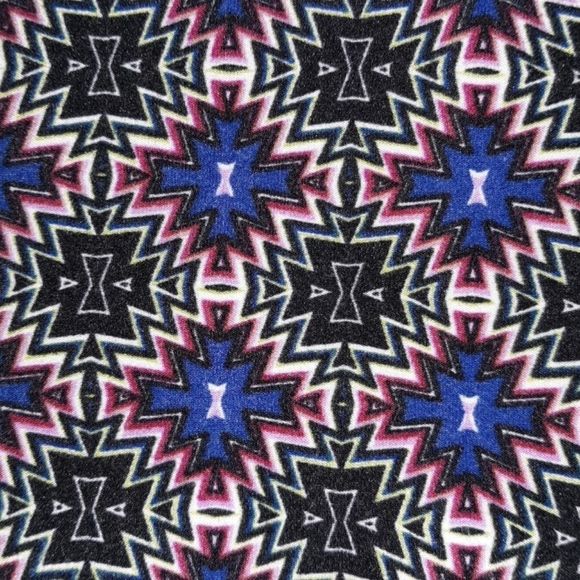 LuLaRoe Tall & Curvy Geometric Design Leggings - Picture 2 of 5